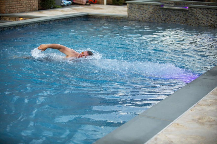 Pool with swim jets