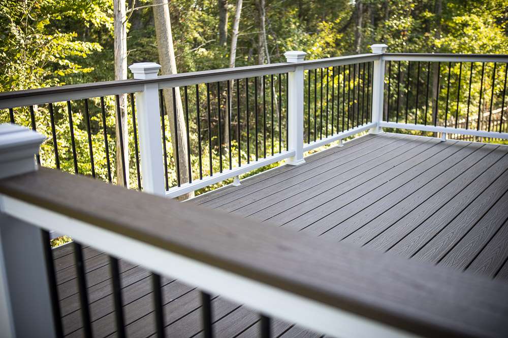 deck with railing