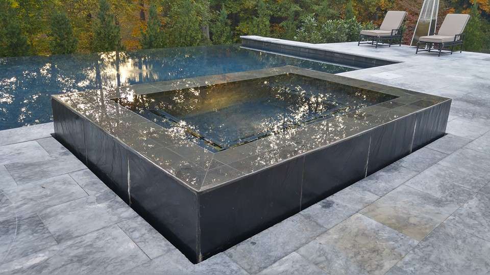 Spa adjacent to pool