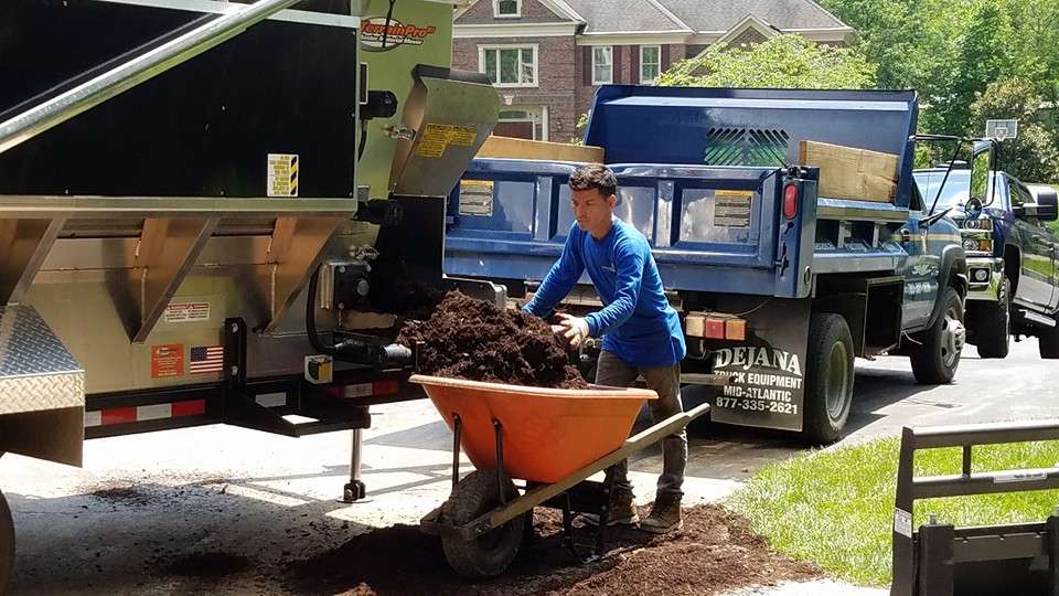 fall lawn mulching