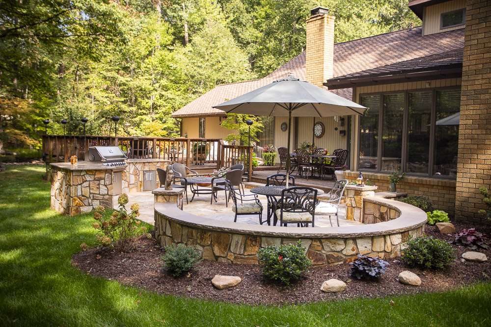 patio and outdoor kitchen in Northern Virginia