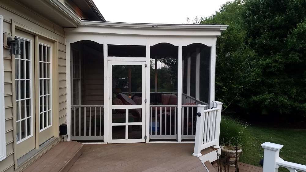 Before picture - small deck and screen porch