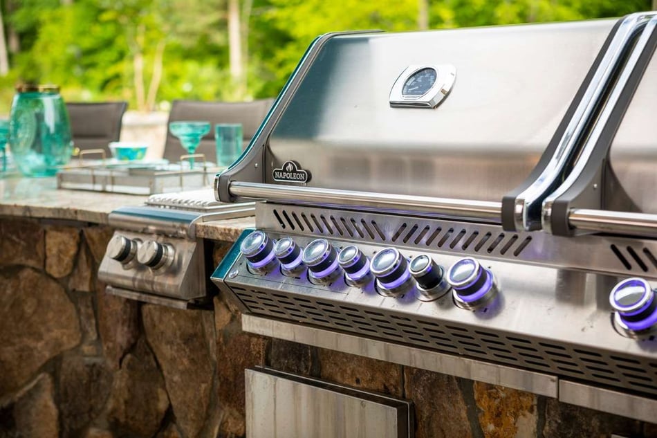 outdoor kitchen grill