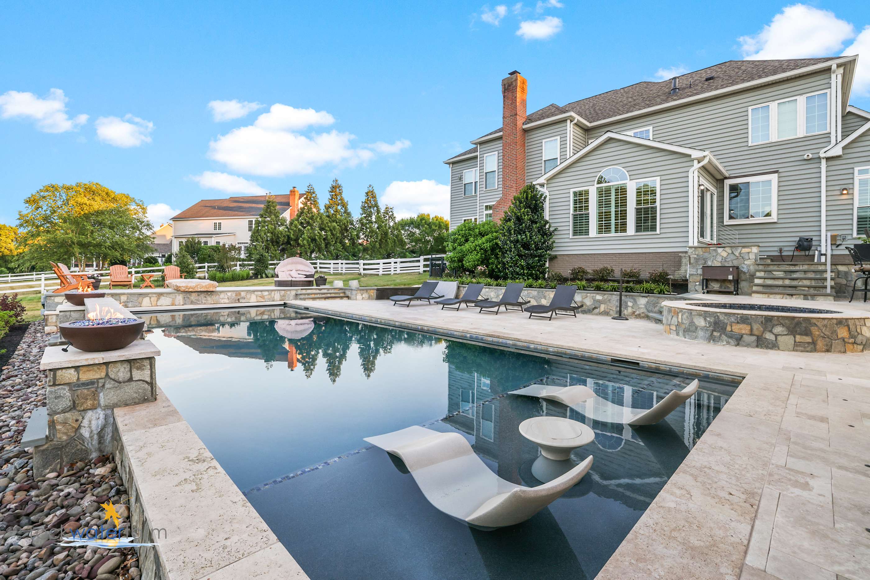 How to Design the Perfect Poolside Oasis: Landscaping Tips & Tricks