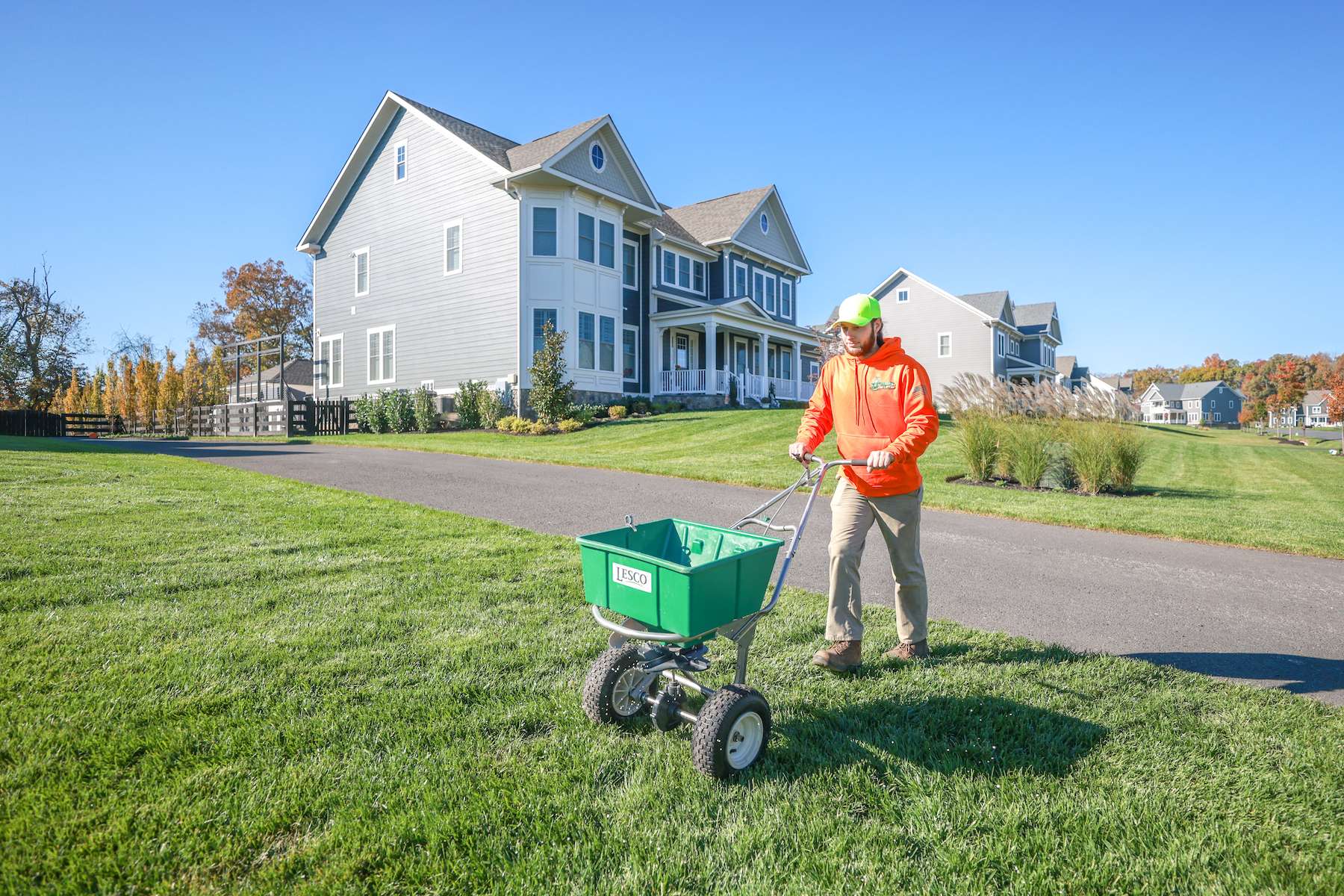 lawn care technician granular fertilizer 2